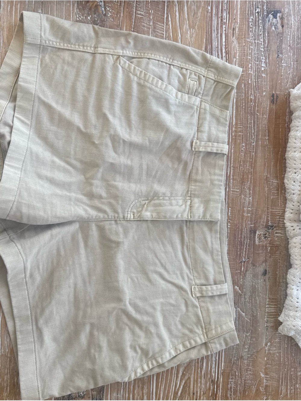 Vineyard Vines Khaki Beige Women’s Bermuda Shorts